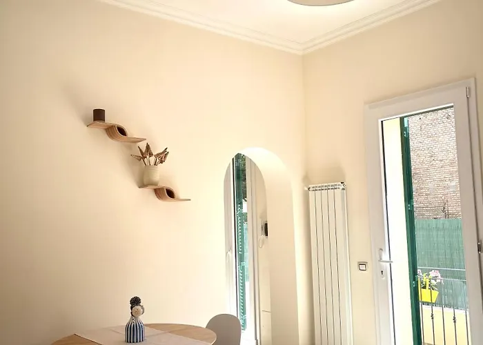 Golden Hour Apartment *